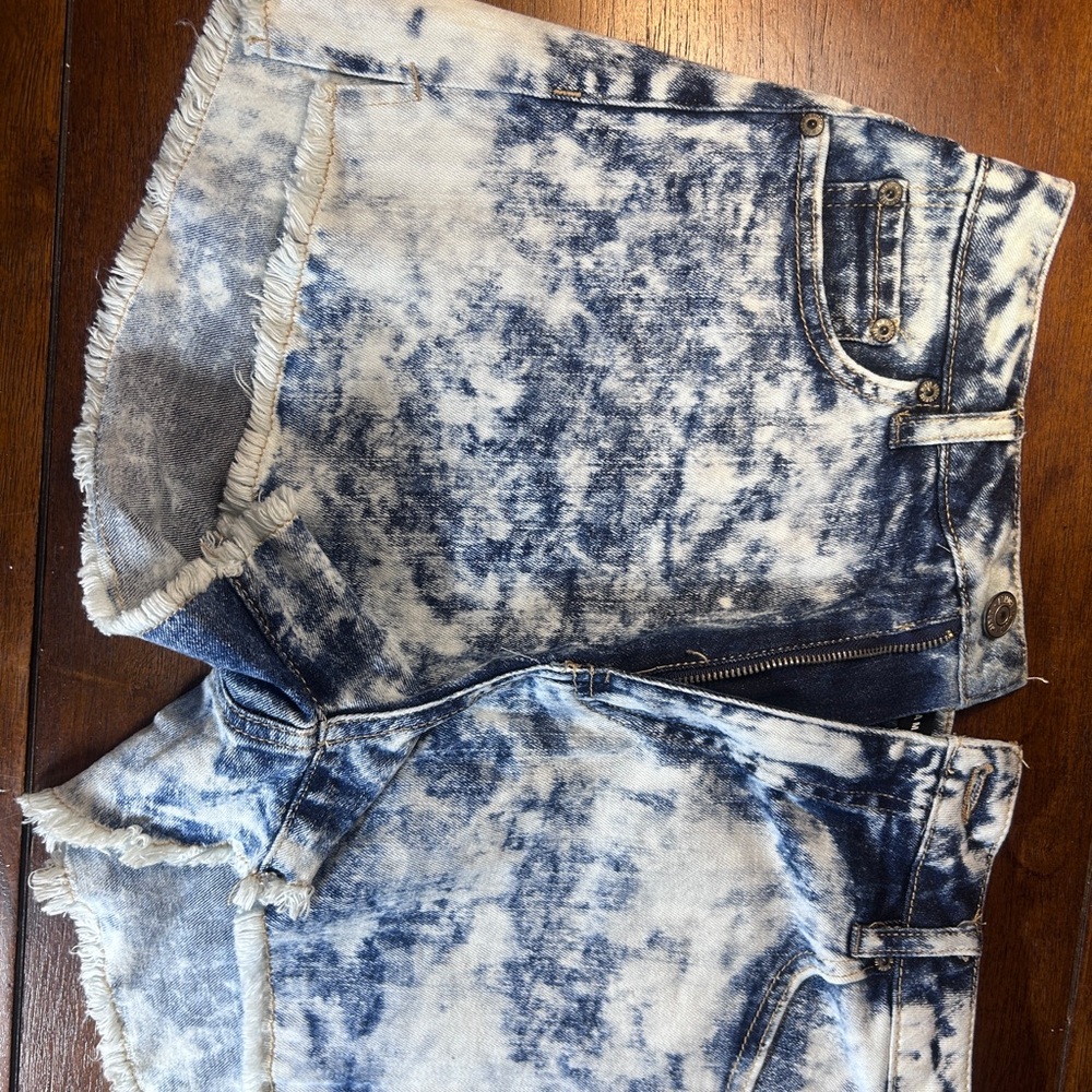 Almost Famous Blue Acid Wash Jeans - Picture 5 of 14